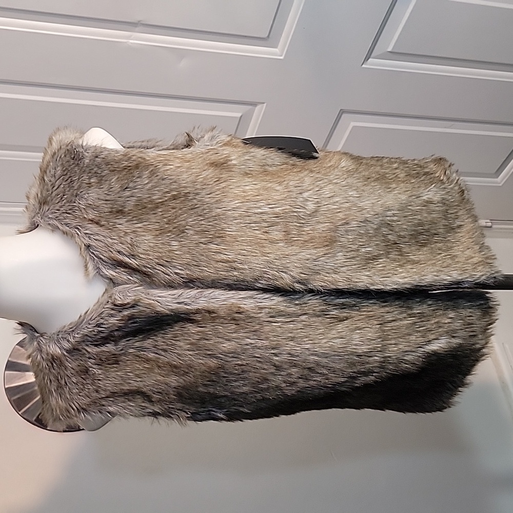 GLAMSIA - FAUX FUR VEST  TAN/ GREY Tint Size Large Sleeveless
